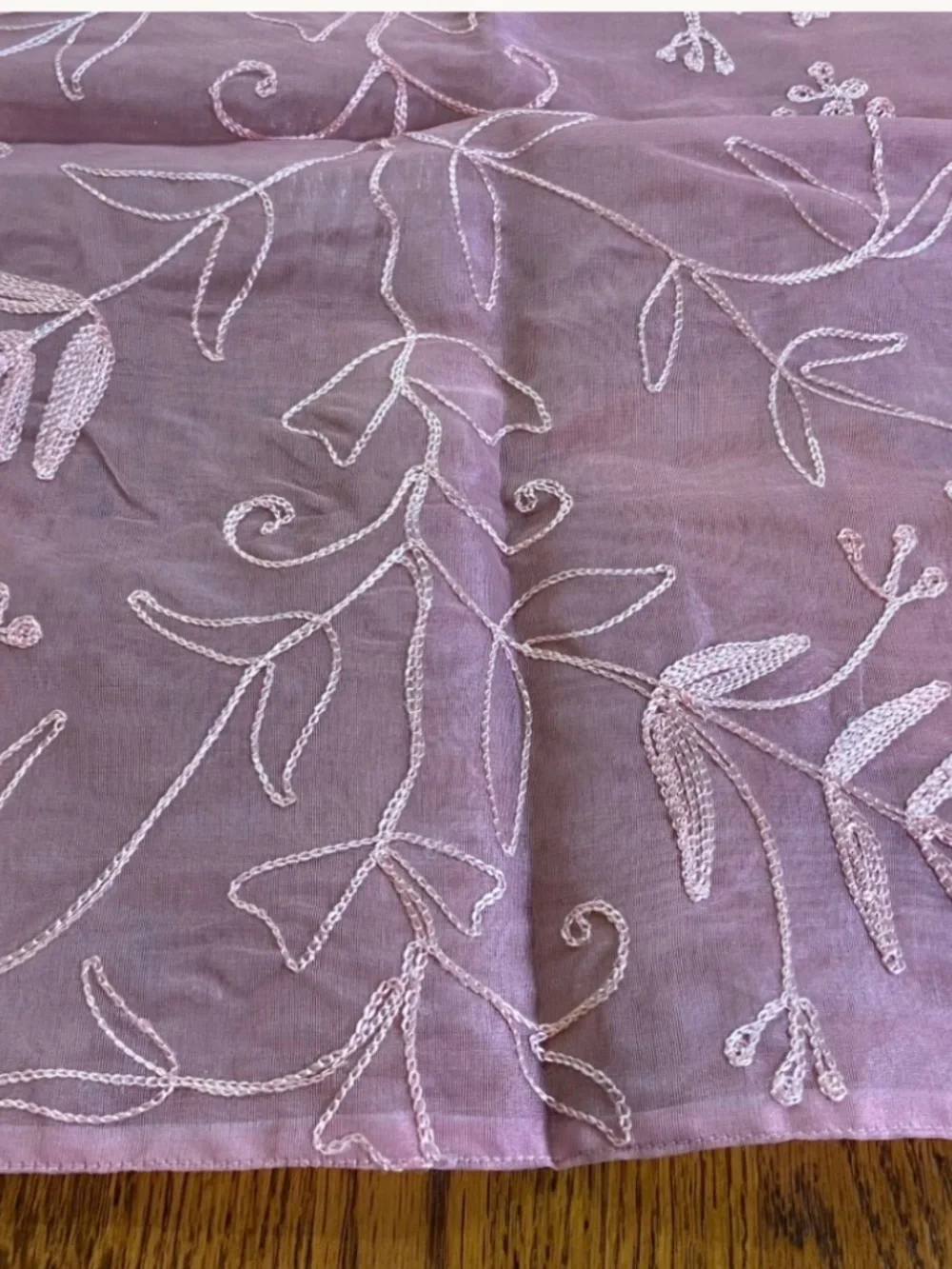 Vintage April Cornell Rose Silk Blend Runner; Like New; Embroidered